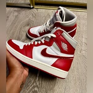 Air Jordan 1 High Varsity Red